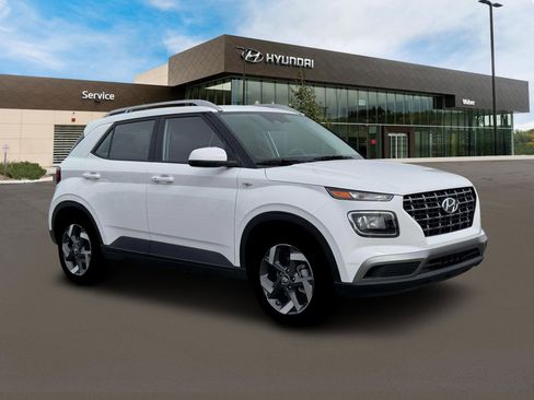 New 2026 Hyundai Venue SEL FWD image 11