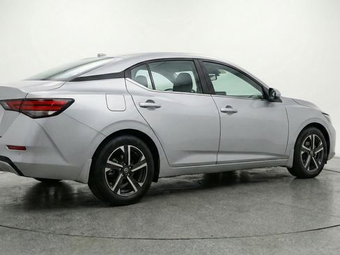 Used 2025 Nissan Sentra SV image 9