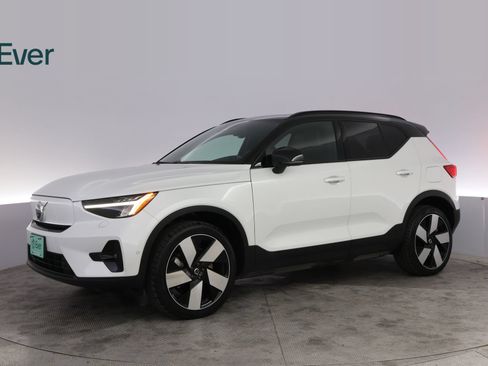 Used 2023 Volvo XC40 Recharge Plus w/ Protection Package Premier AWD/4WD image 17
