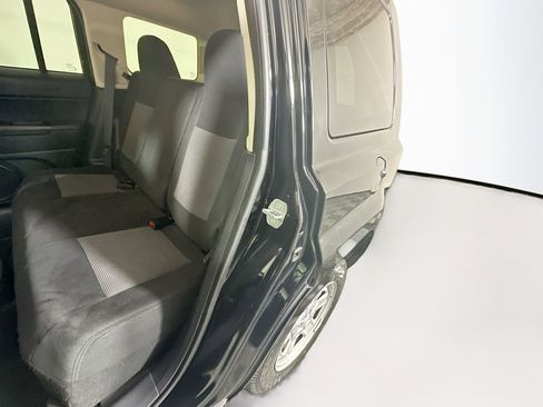 Used 2017 Jeep Patriot Sport w/ Power Value Group FWD image 24