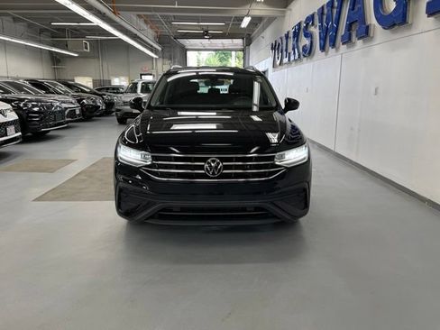 Used 2023 Volkswagen Tiguan SE FWD image 6