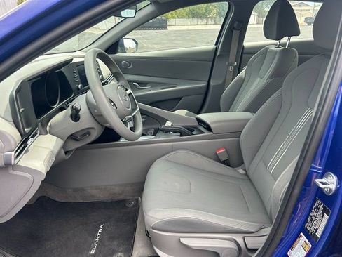 Used 2023 Hyundai Elantra SEL w/ Preferred Accessory Package FWD image 24