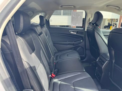 Used 2018 Ford Edge Titanium w/ Technology Package AWD/4WD image 36