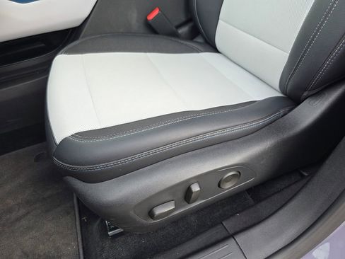 Used 2025 Chevrolet Equinox EV LT image 12