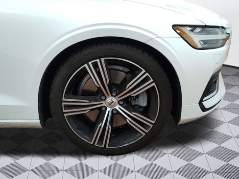 Used 2019 Volvo S60 T6 Inscription image 11