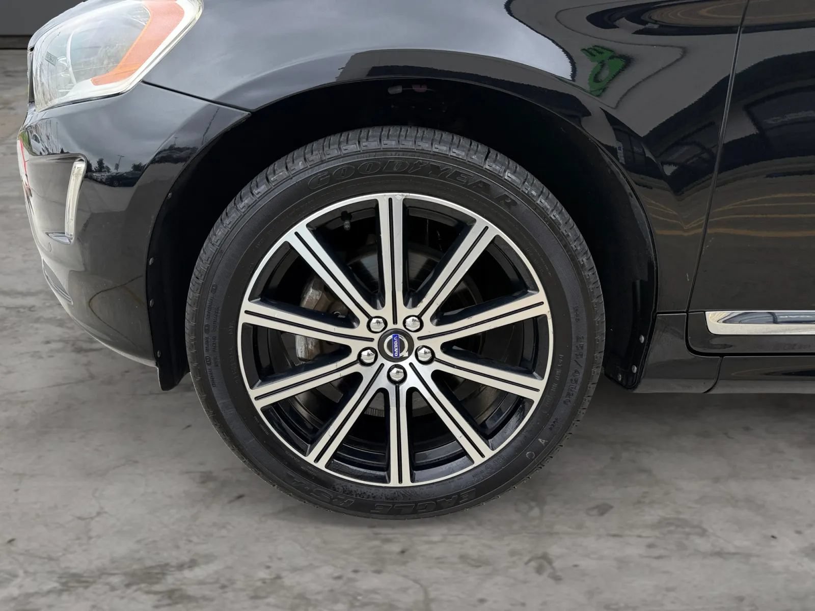 Used 2017 Volvo XC60 T6 Inscription w/ Advanced Package AWD/4WD image 43