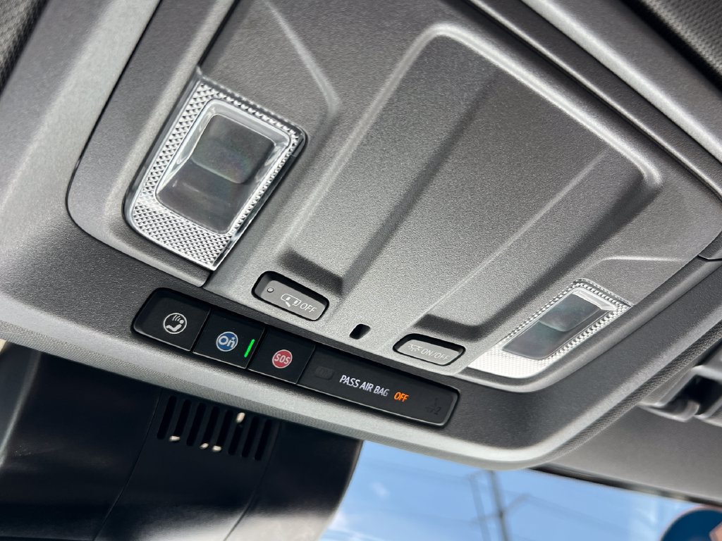Used 2025 GMC Sierra 1500 SLT AWD/4WD image 46