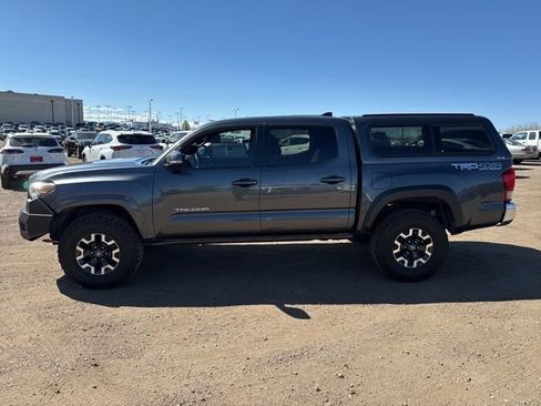 Used 2016 Toyota Tacoma TRD Off-Road w/ Towing Package image 2