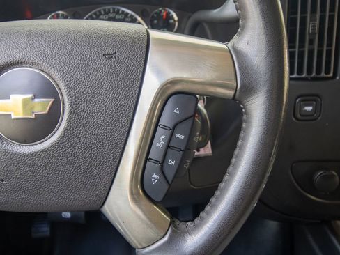 Used 2019 Chevrolet Express 3500 Extended w/ Driver Convenience Package RWD image 26