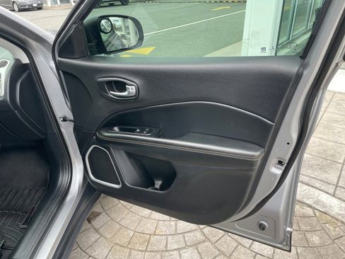 Used 2018 Jeep Compass Sport image 36