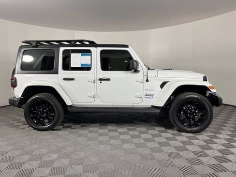 Used 2022 Jeep Wrangler Unlimited Sahara w/ Cold Weather Group image 11