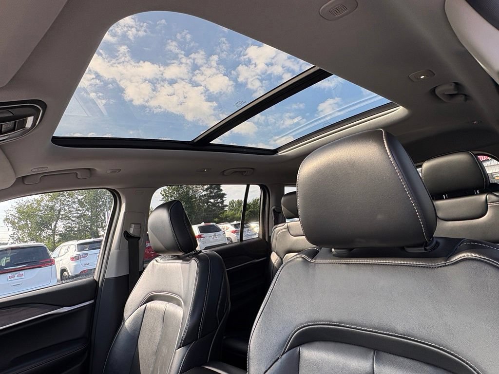 Used 2021 Jeep Grand Cherokee L Limited AWD/4WD image 8
