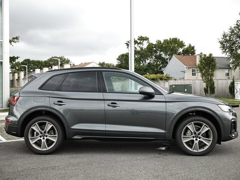 Used 2025 Audi Q5 Premium Plus w/ Premium Plus AWD/4WD image 3