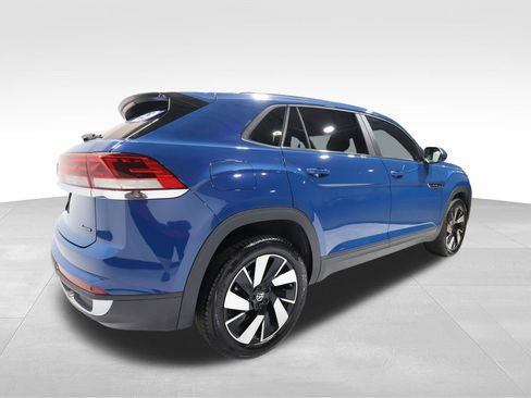 Used 2025 Volkswagen Atlas Cross Sport SE image 4
