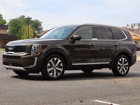 Used 2022 Kia Telluride S AWD/4WD image 11