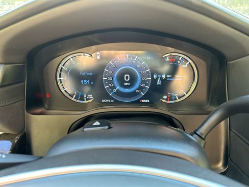 Used 2019 Cadillac Escalade Platinum image 23