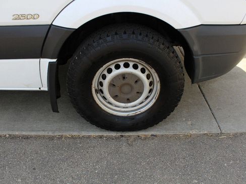 Used 2012 Mercedes-Benz Sprinter 2500 image 24