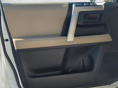 Used 2011 Toyota 4Runner SR5 image 17