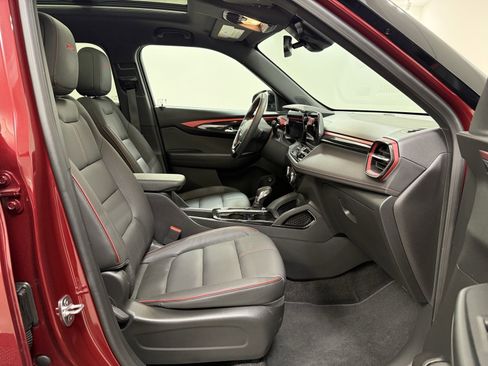 Used 2024 Chevrolet TrailBlazer RS w/ Convenience Package image 28