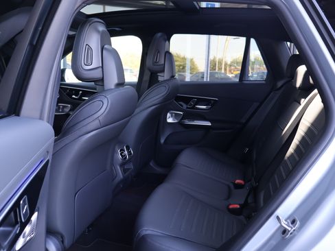Used 2024 Mercedes-Benz GLC 300 4MATIC image 18