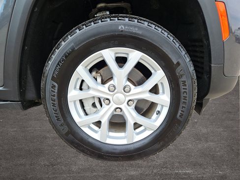 Used 2023 Jeep Grand Cherokee Limited image 40