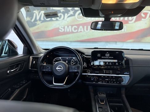 Used 2022 Nissan Pathfinder Platinum w/ Cargo Package image 30