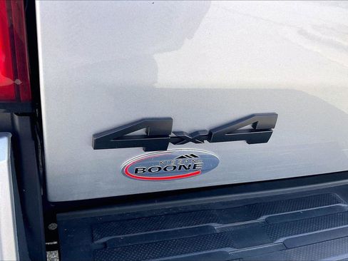 Used 2024 Toyota Tacoma TRD Off-Road image 9