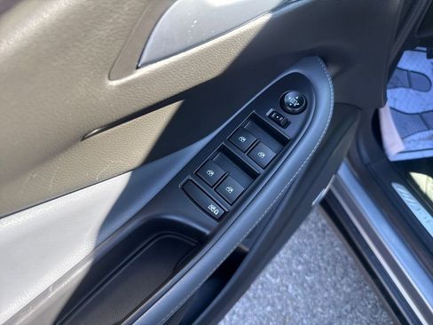 Used 2019 Buick Envision Premium image 12