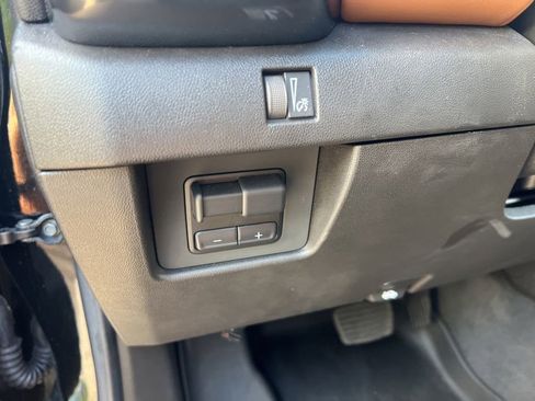 Used 2025 GMC Canyon AT4 w/ Technology Plus Package AWD/4WD image 49