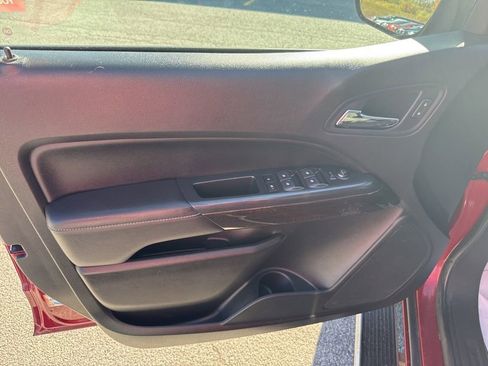 Used 2019 GMC Canyon SLE w/ Driver Alert Package image 11