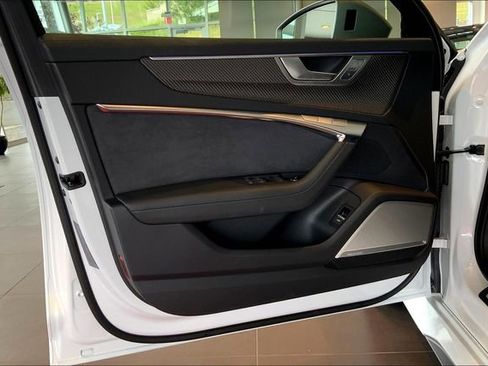 Certified 2025 Audi RS 6 performance w/ Executive Package image 26