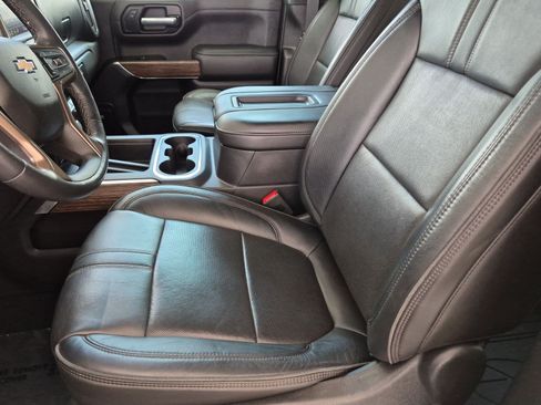 Used 2020 Chevrolet Silverado 1500 High Country w/ Technology Package AWD/4WD image 22