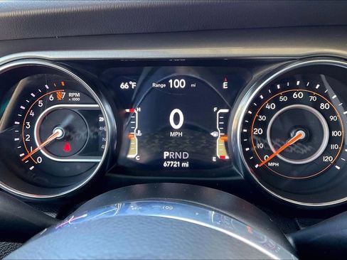 Used 2019 Jeep Wrangler Unlimited Sahara AWD/4WD image 20