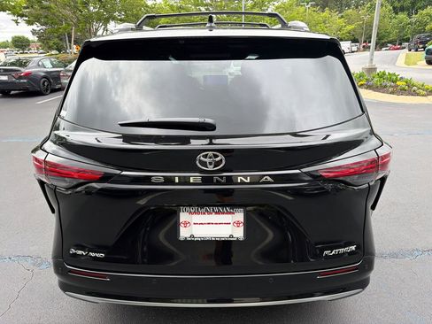 New 2026 Toyota Sienna Platinum AWD/4WD image 4