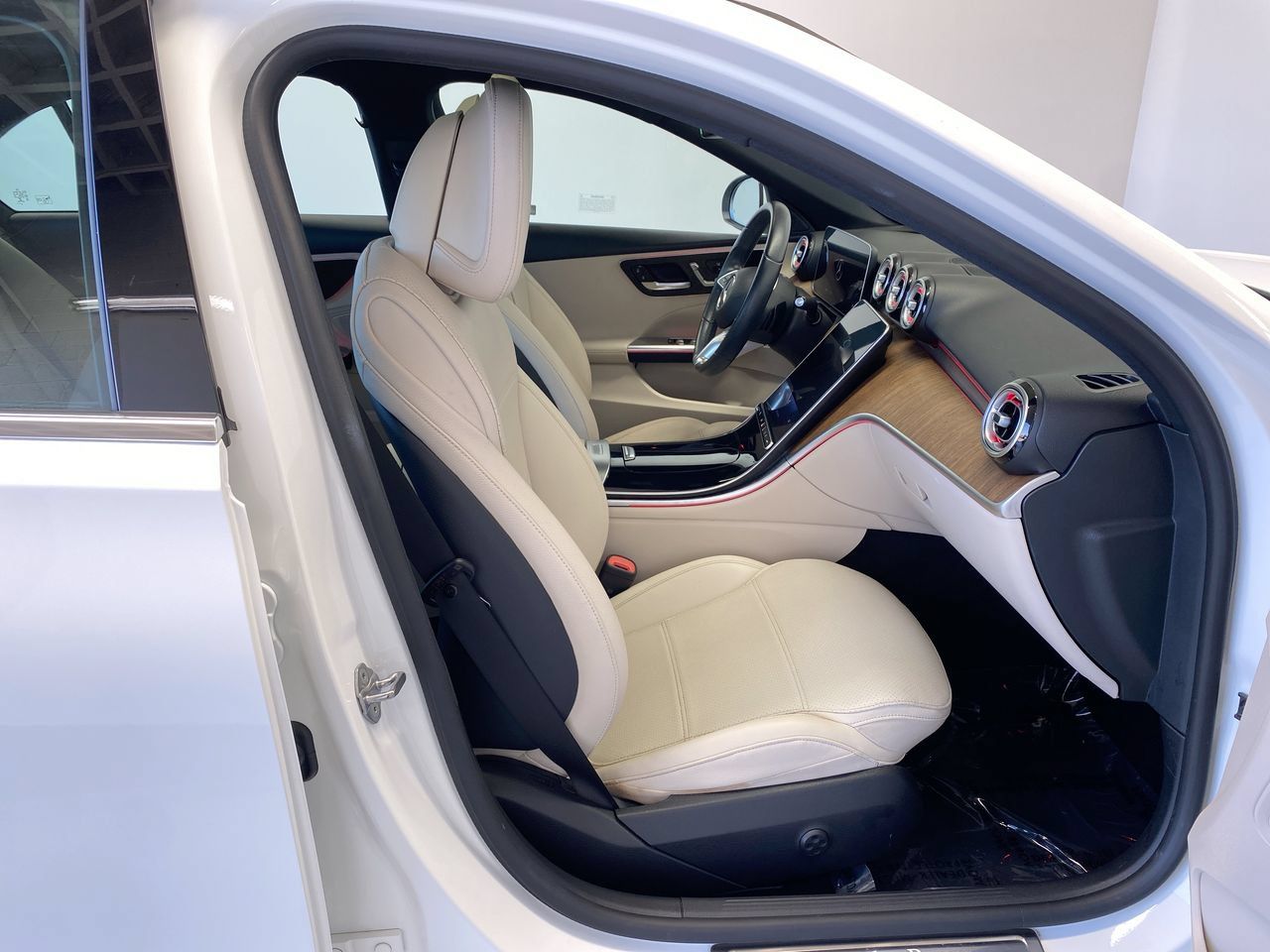 Used 2023 Mercedes-Benz C 300 Sedan w/ Exclusive Trim Package image 29