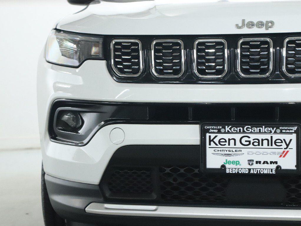 Used 2025 Jeep Compass Limited AWD/4WD image 6