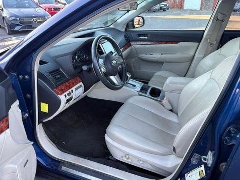 Used 2010 Subaru Outback 2.5i Limited image 5