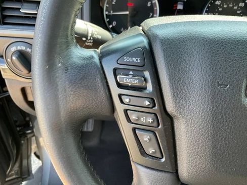 Used 2023 Nissan Titan SV w/ SV Convenience Package RWD image 11