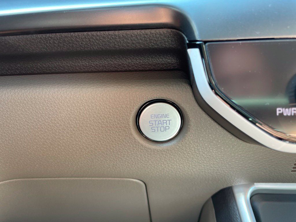 New 2027 Kia Carnival FWD image 24