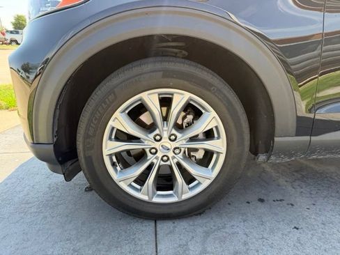 Used 2023 Ford Explorer XLT w/ Equipment Group 202A RWD image 4