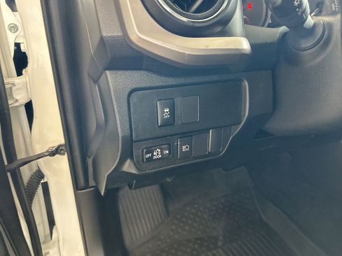 Used 2022 Toyota Tacoma SR5 image 34