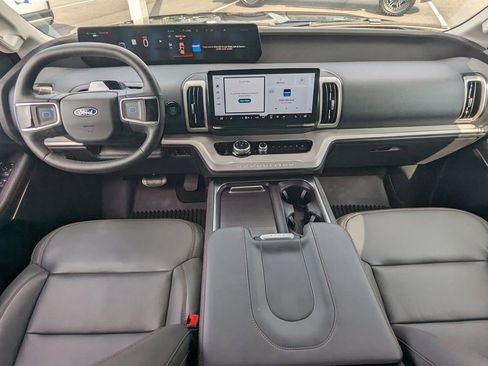 New 2025 Ford Expedition Active image 20