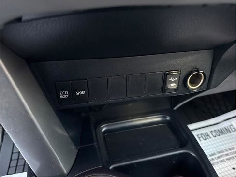 Used 2016 Toyota RAV4 XLE FWD image 22