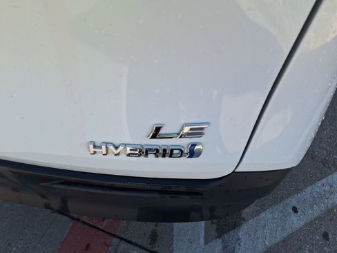 Used 2024 Toyota Sienna LE w/ LE Plus Package image 12