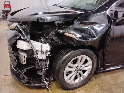 Used 2024 Toyota Sienna Limited AWD/4WD image 19