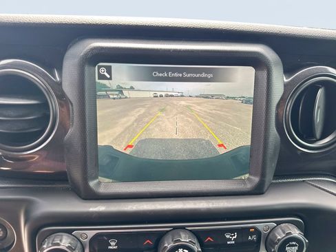 Used 2020 Jeep Gladiator Sport AWD/4WD image 19