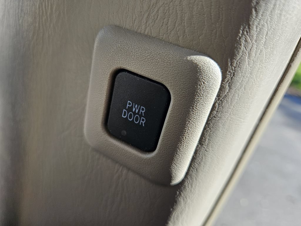 Used 2005 Toyota Sienna CE FWD image 20