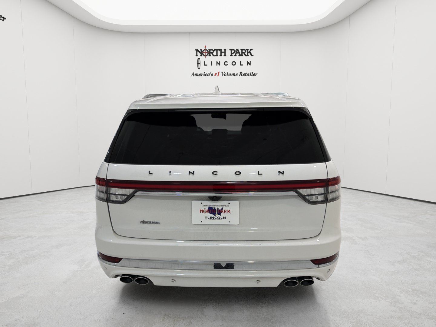 Used 2023 Lincoln Aviator Black Label w/ Dynamic Handling Package AWD/4WD image 4