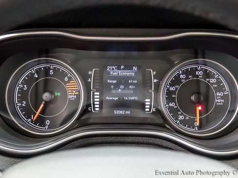 Used 2019 Jeep Cherokee Latitude Plus w/ Comfort/Convenience Group image 19