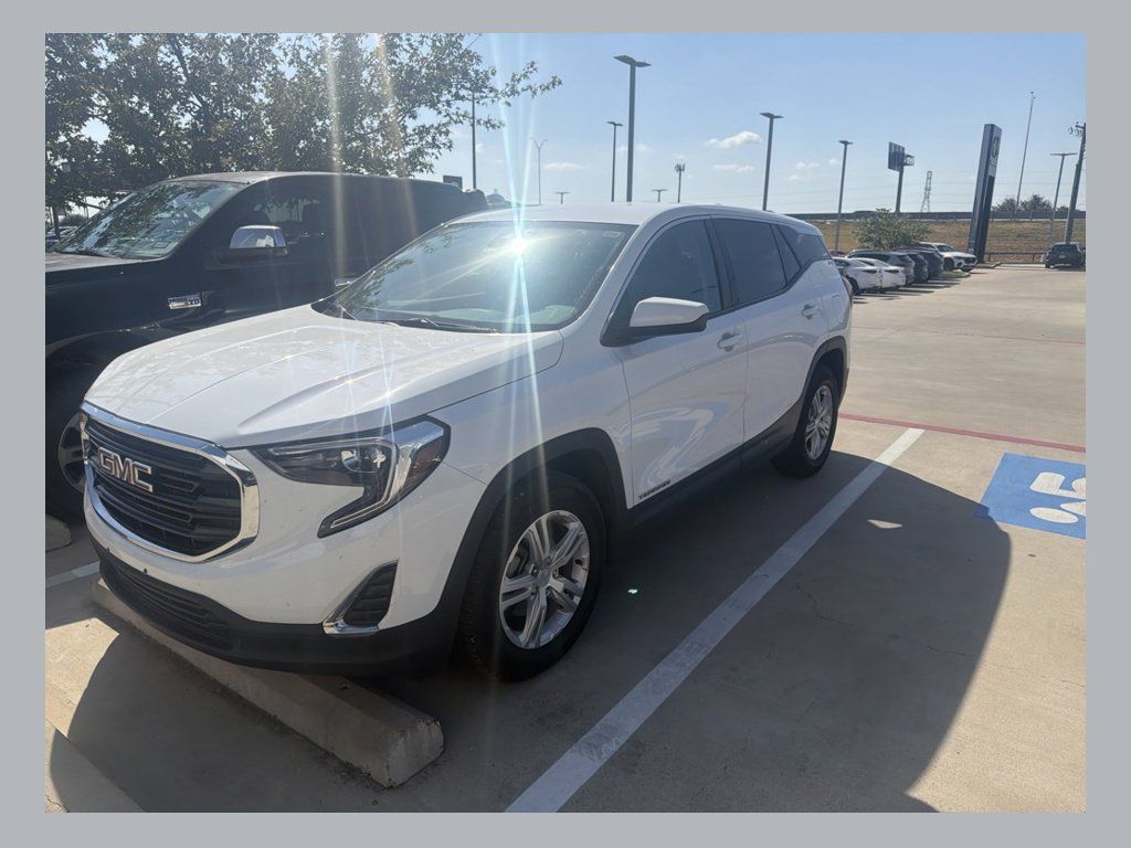 Used 2020 GMC Terrain SLE FWD image 1